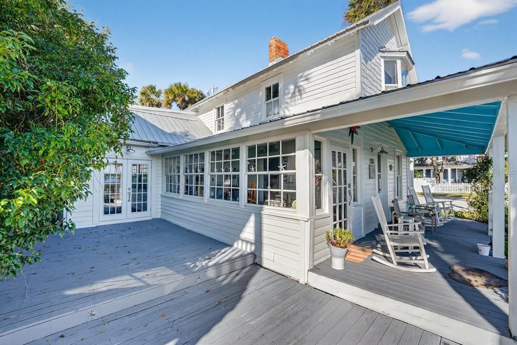 For Sale: $1,475,000 (4 beds, 3 baths, 1905 Square Feet)