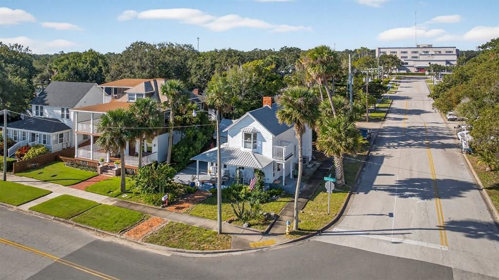 For Sale: $1,475,000 (4 beds, 3 baths, 1905 Square Feet)