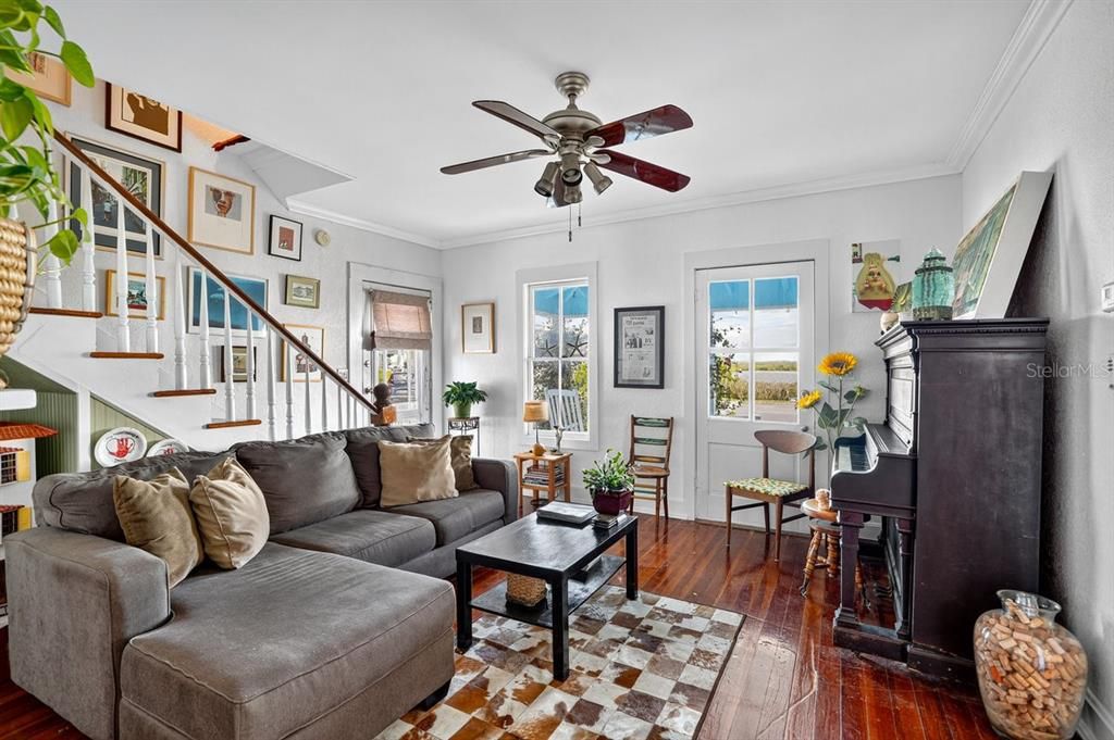 For Sale: $1,475,000 (4 beds, 3 baths, 1905 Square Feet)