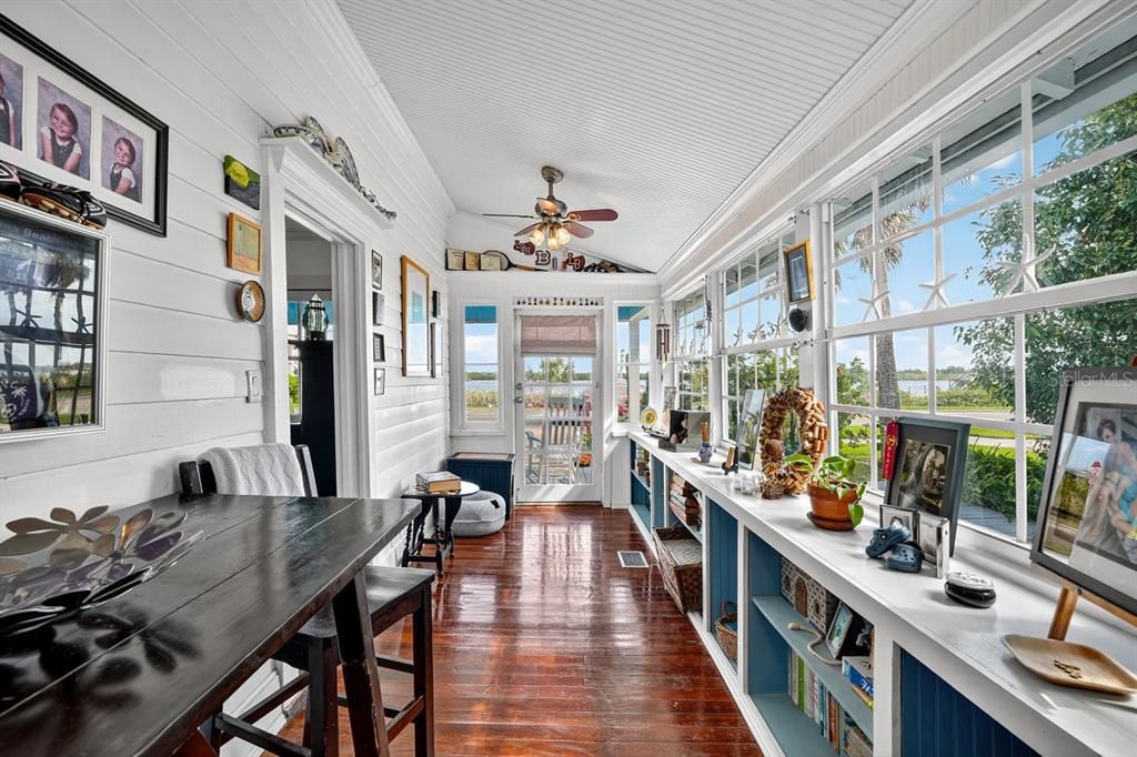 For Sale: $1,475,000 (4 beds, 3 baths, 1905 Square Feet)