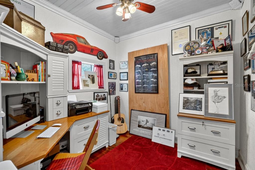 For Sale: $1,475,000 (4 beds, 3 baths, 1905 Square Feet)