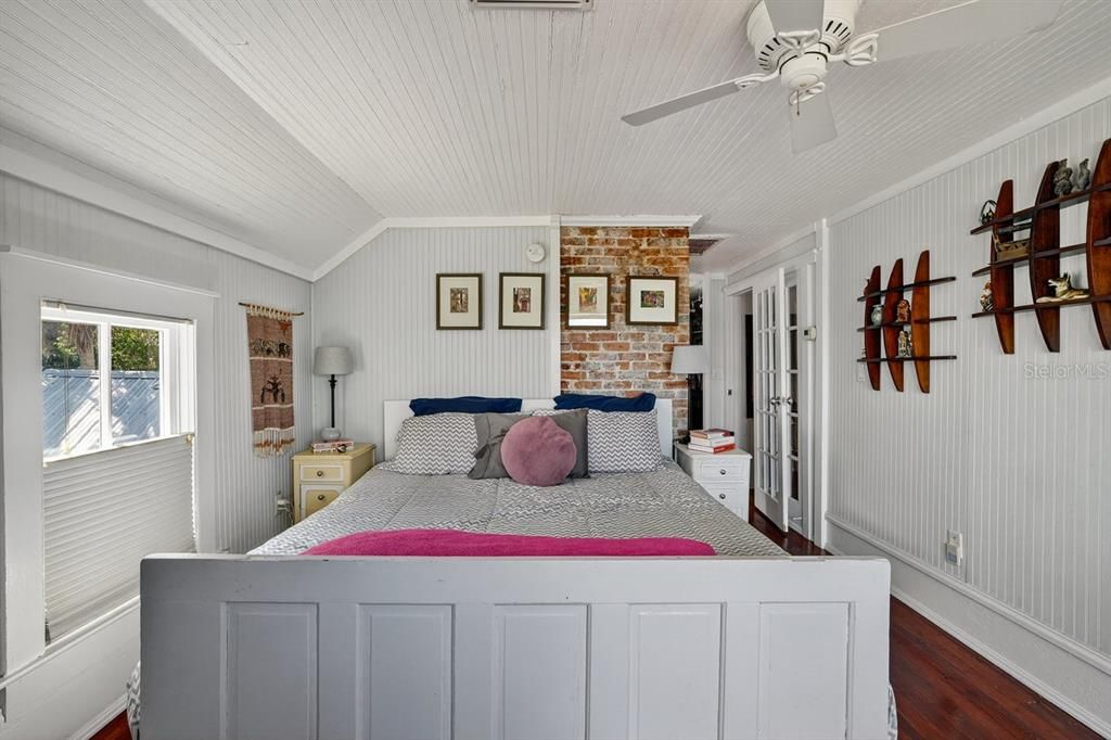 For Sale: $1,475,000 (4 beds, 3 baths, 1905 Square Feet)