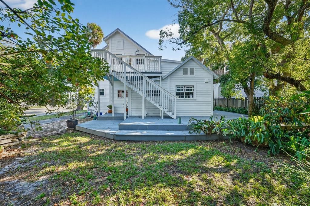 For Sale: $1,475,000 (4 beds, 3 baths, 1905 Square Feet)