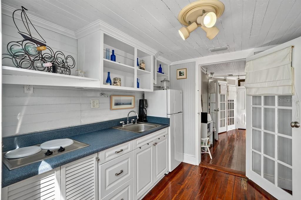 For Sale: $1,475,000 (4 beds, 3 baths, 1905 Square Feet)