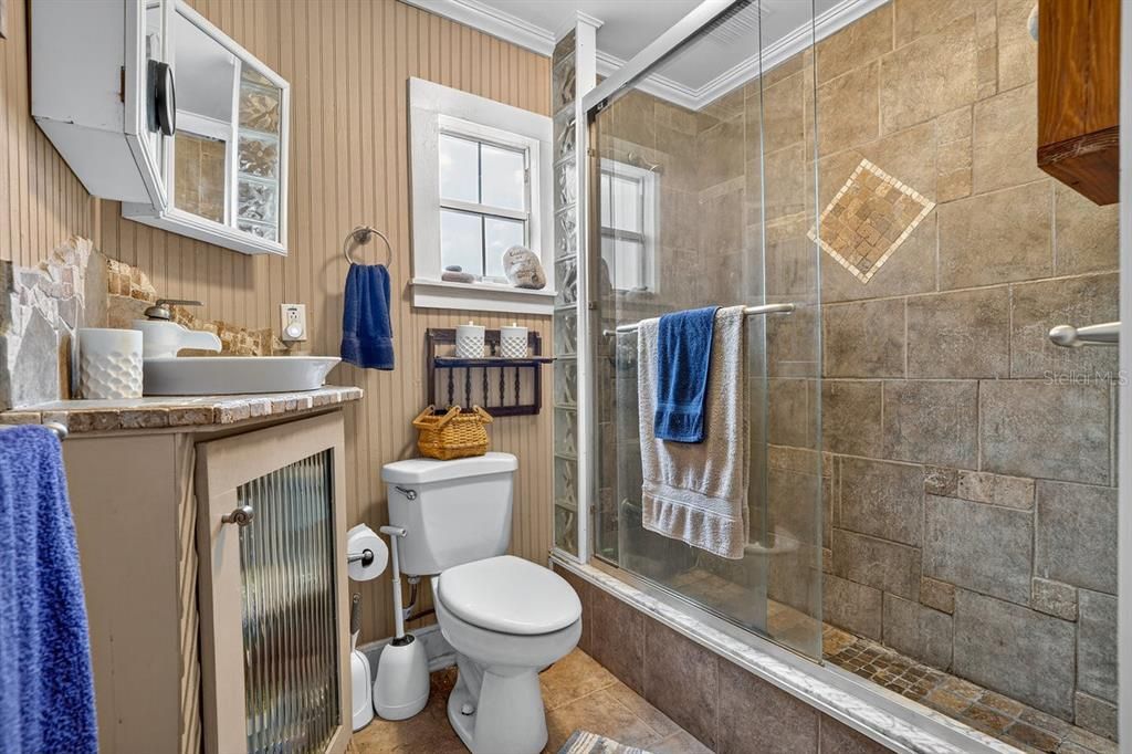 For Sale: $1,475,000 (4 beds, 3 baths, 1905 Square Feet)