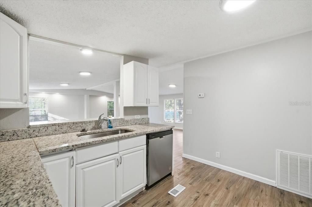 En Venta: $250,000 (3 camas, 2 baños, 1288 Pies cuadrados)