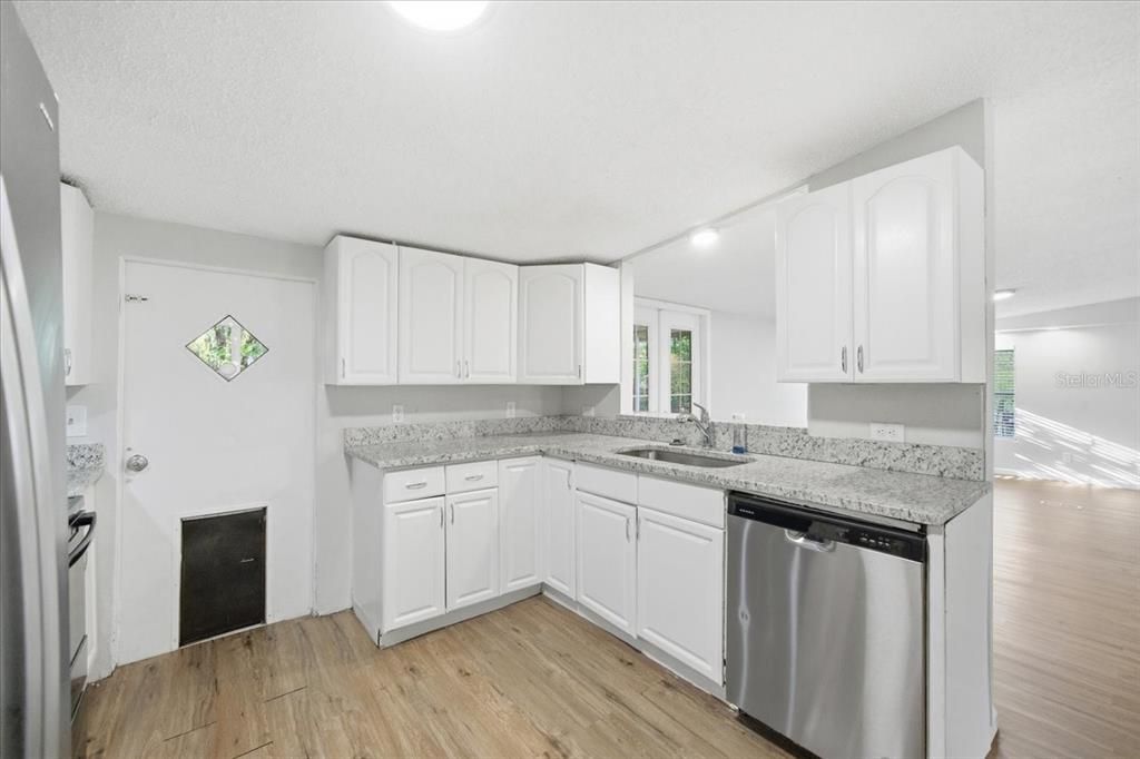 En Venta: $250,000 (3 camas, 2 baños, 1288 Pies cuadrados)