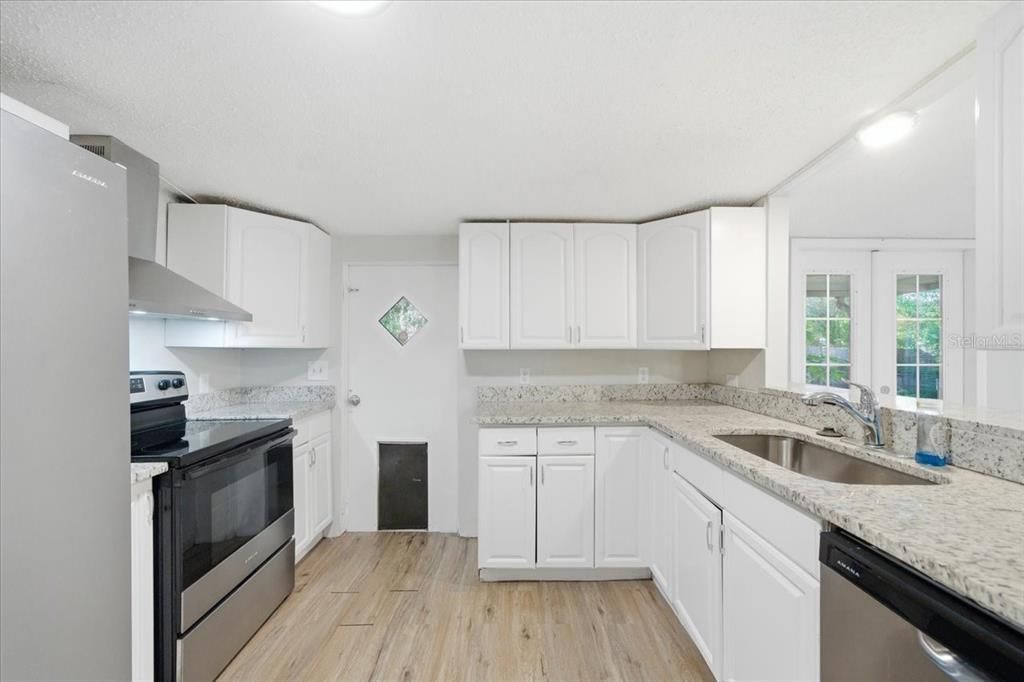 En Venta: $250,000 (3 camas, 2 baños, 1288 Pies cuadrados)