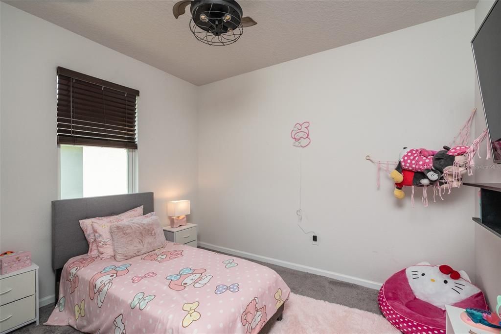 For Rent: $2,450 (4 beds, 2 baths, 1928 Square Feet)