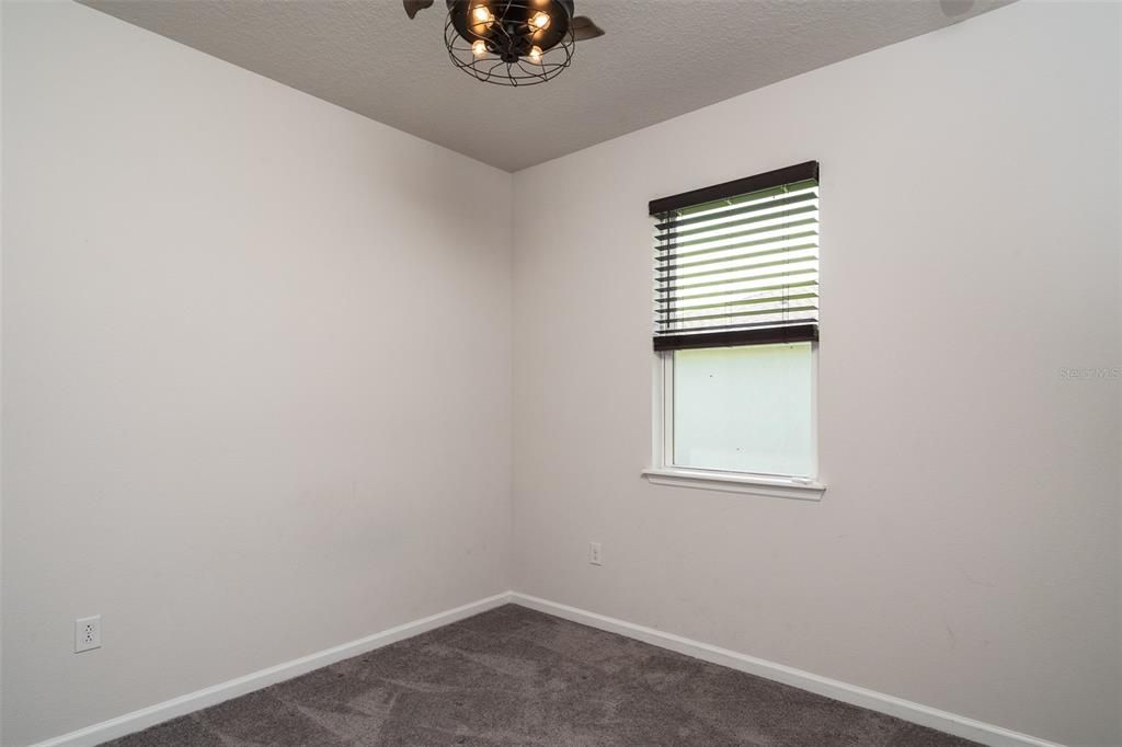 For Rent: $2,450 (4 beds, 2 baths, 1928 Square Feet)