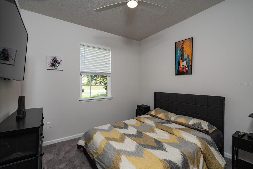 For Rent: $2,450 (4 beds, 2 baths, 1928 Square Feet)