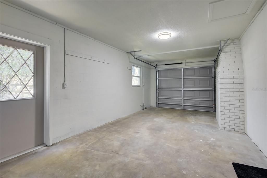 Activo con contrato: $225,000 (3 camas, 2 baños, 1252 Pies cuadrados)