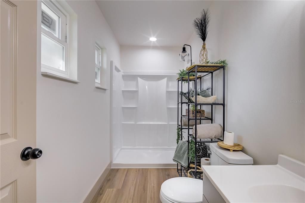 Activo con contrato: $225,000 (3 camas, 2 baños, 1252 Pies cuadrados)