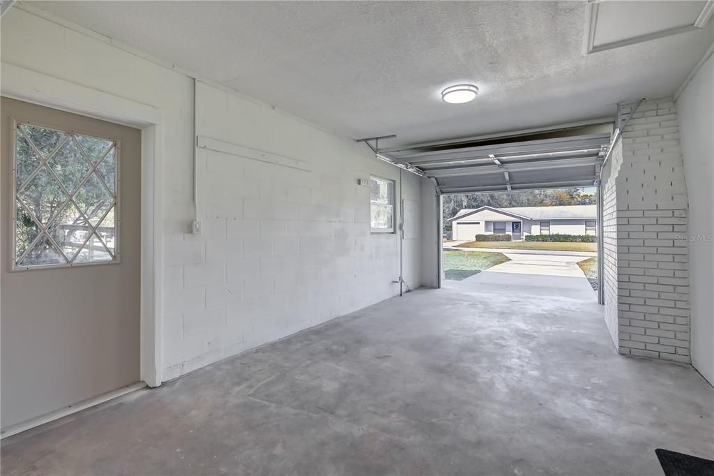 Activo con contrato: $225,000 (3 camas, 2 baños, 1252 Pies cuadrados)