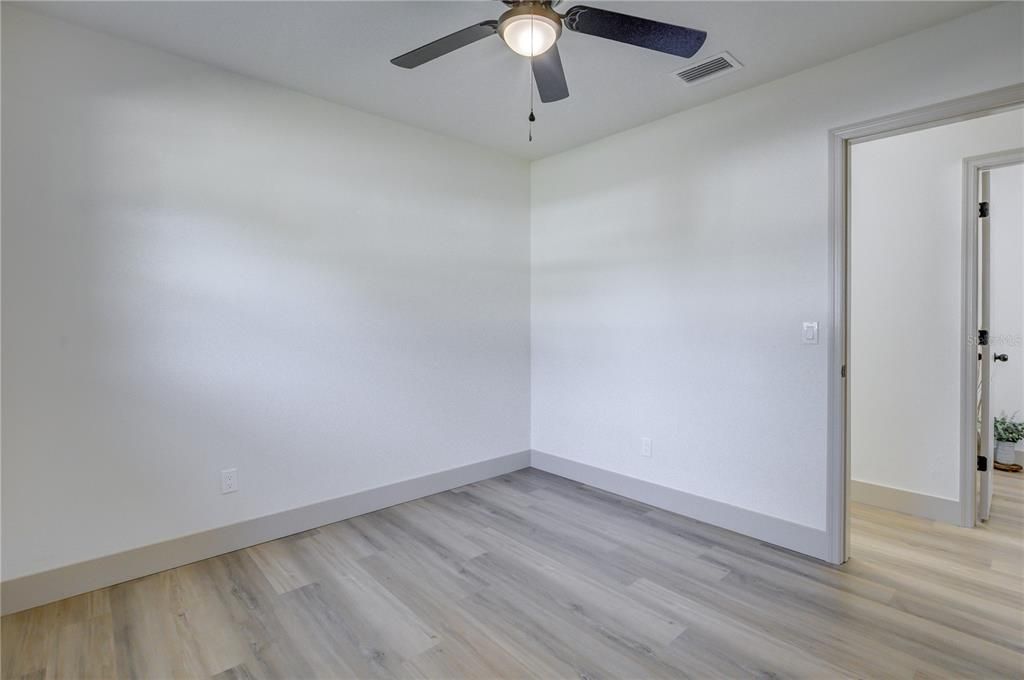 Activo con contrato: $225,000 (3 camas, 2 baños, 1252 Pies cuadrados)