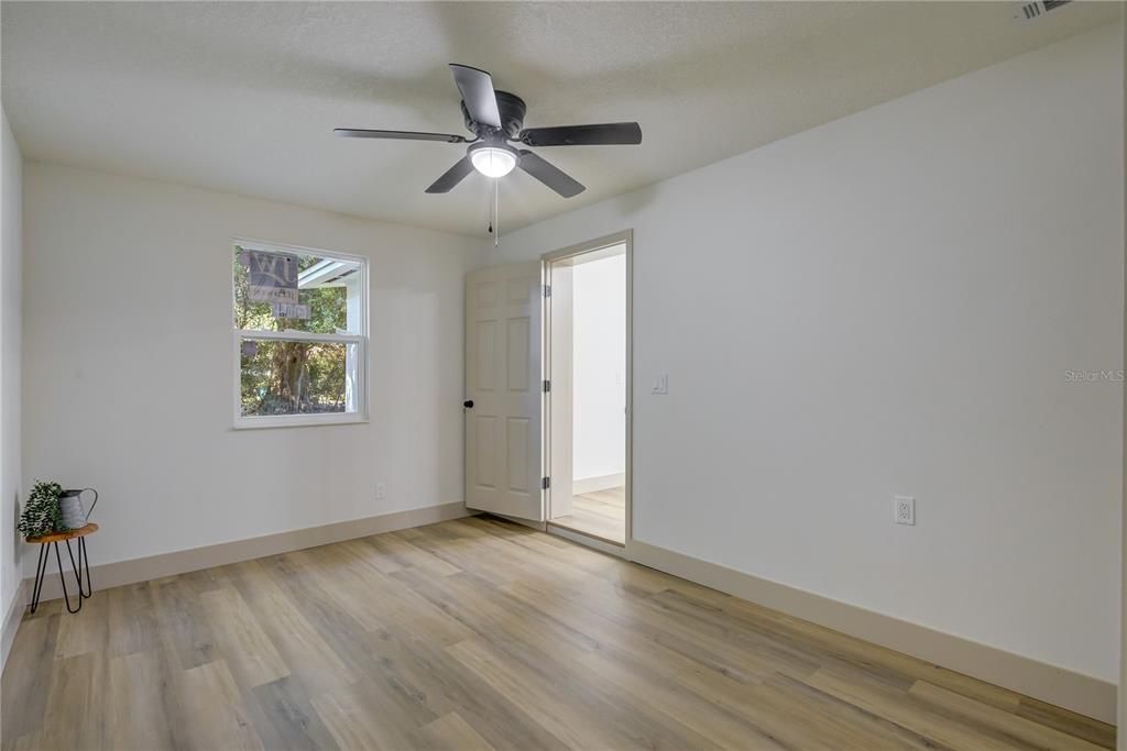 Activo con contrato: $225,000 (3 camas, 2 baños, 1252 Pies cuadrados)