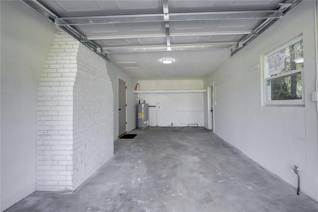 Activo con contrato: $225,000 (3 camas, 2 baños, 1252 Pies cuadrados)