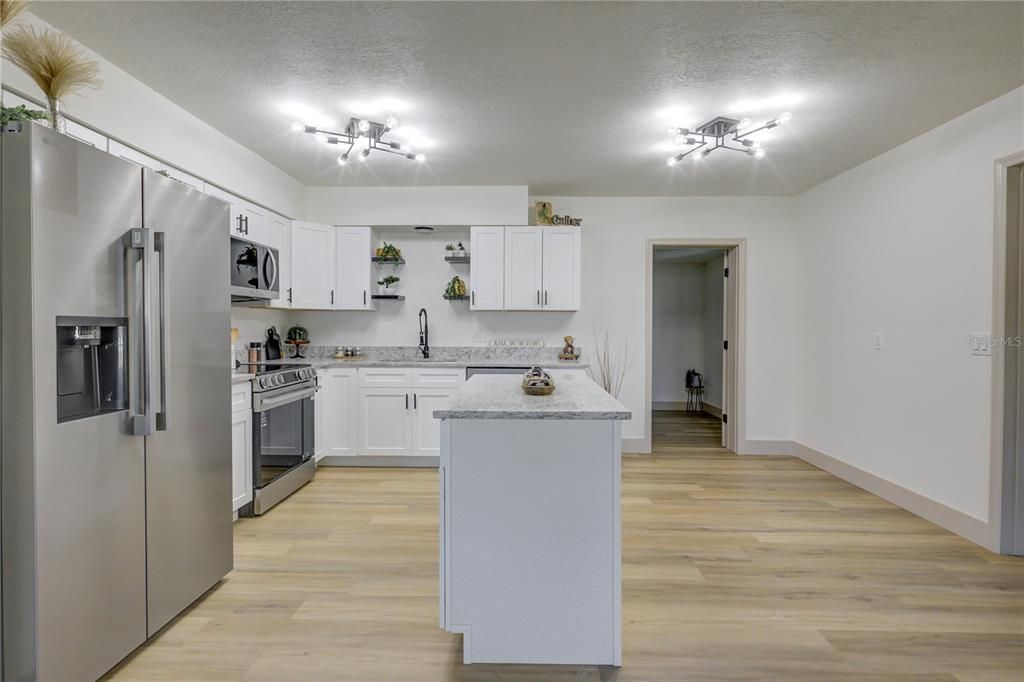 Activo con contrato: $225,000 (3 camas, 2 baños, 1252 Pies cuadrados)