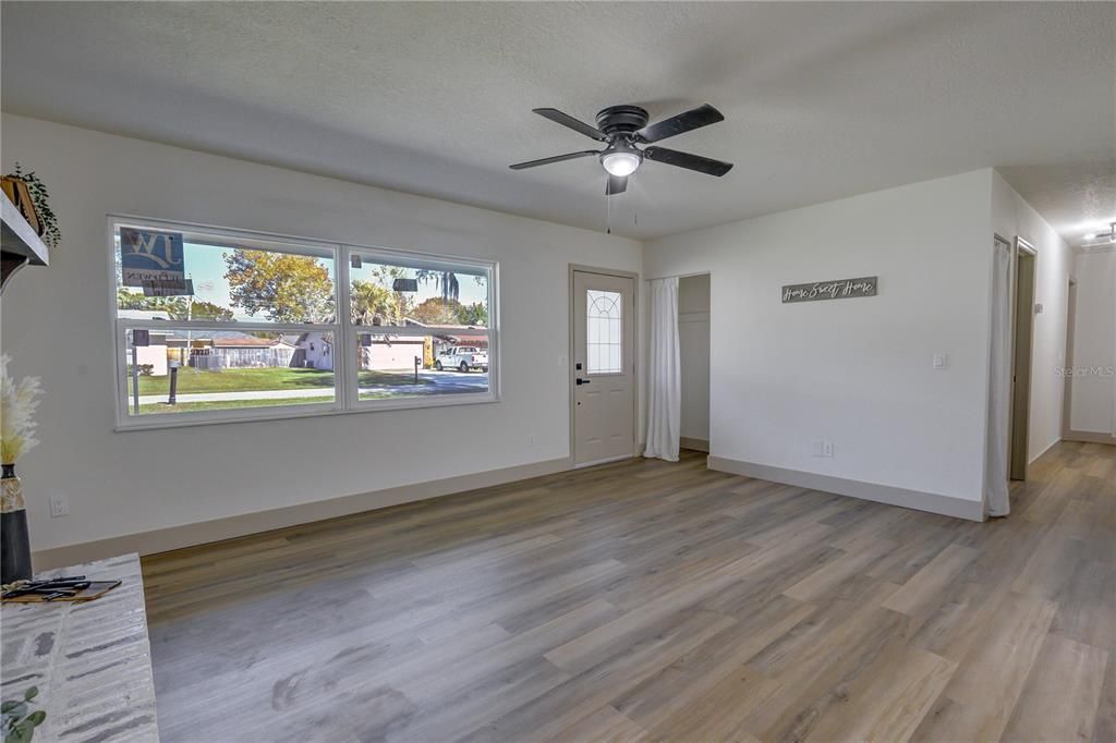 Activo con contrato: $225,000 (3 camas, 2 baños, 1252 Pies cuadrados)