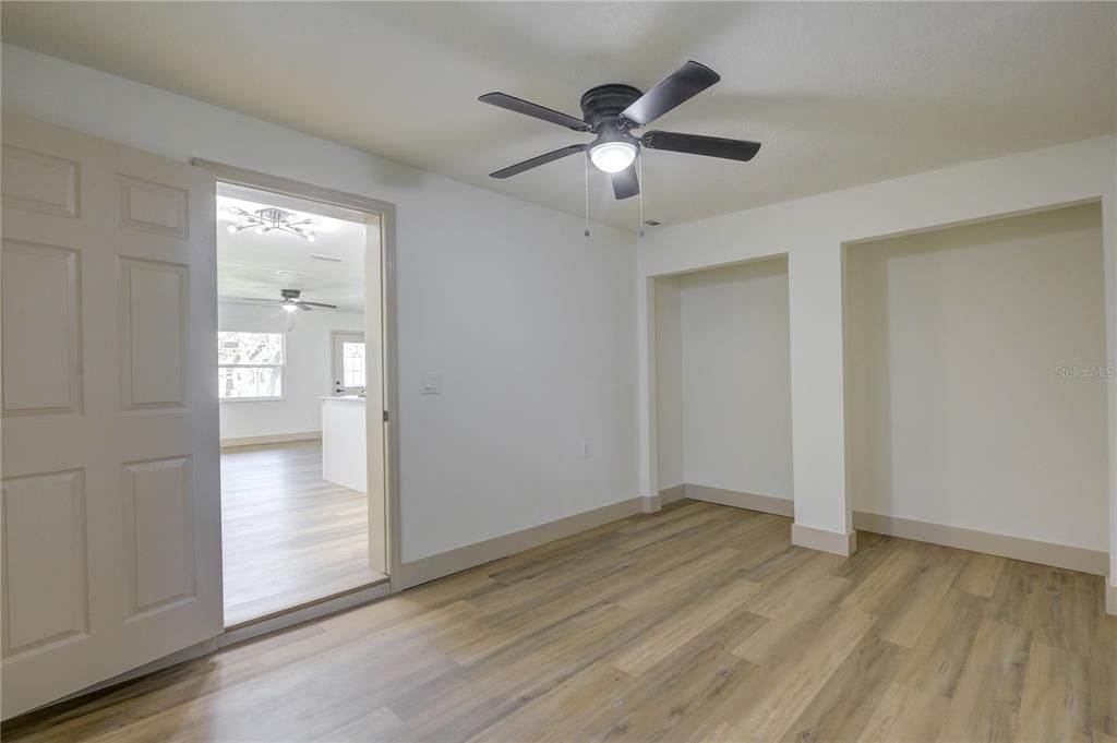 Activo con contrato: $225,000 (3 camas, 2 baños, 1252 Pies cuadrados)