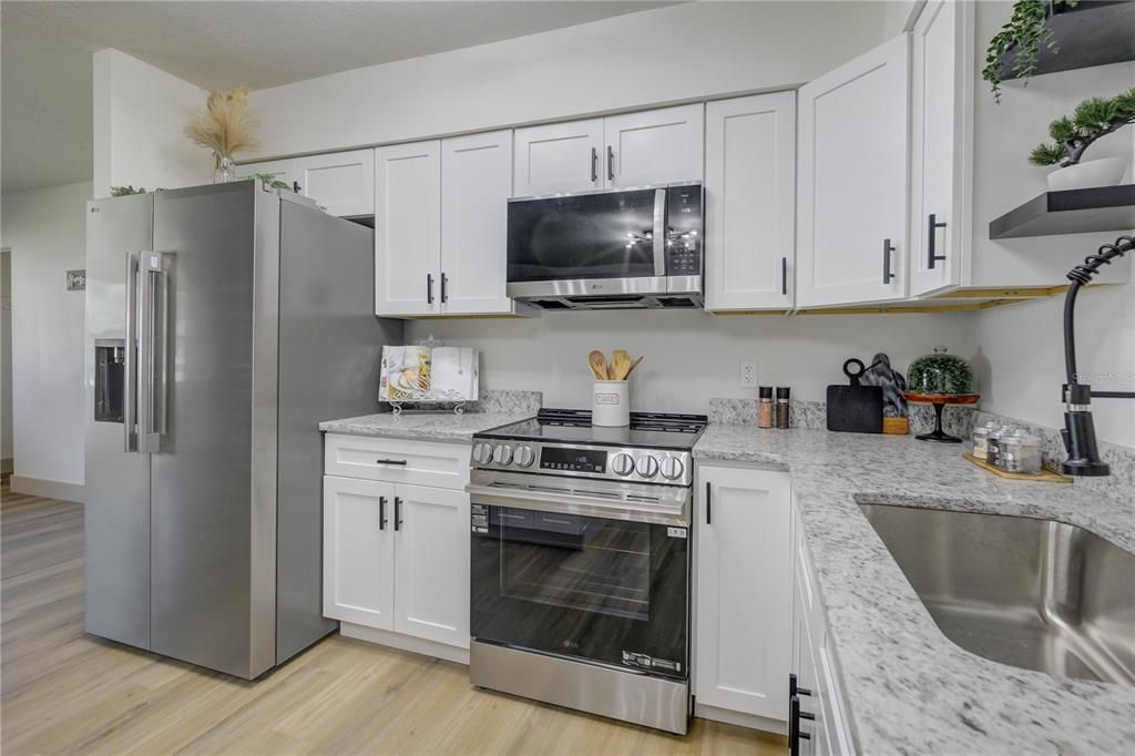 Activo con contrato: $225,000 (3 camas, 2 baños, 1252 Pies cuadrados)