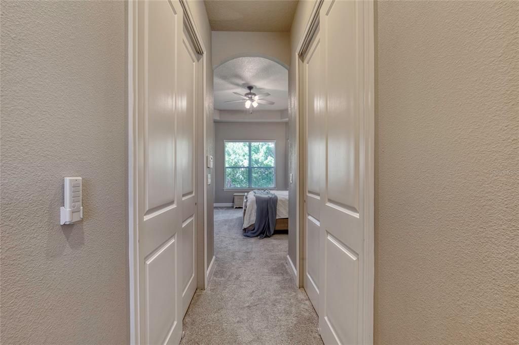 合同活跃: $649,900 (4 贝兹, 3 浴室, 2504 平方英尺)