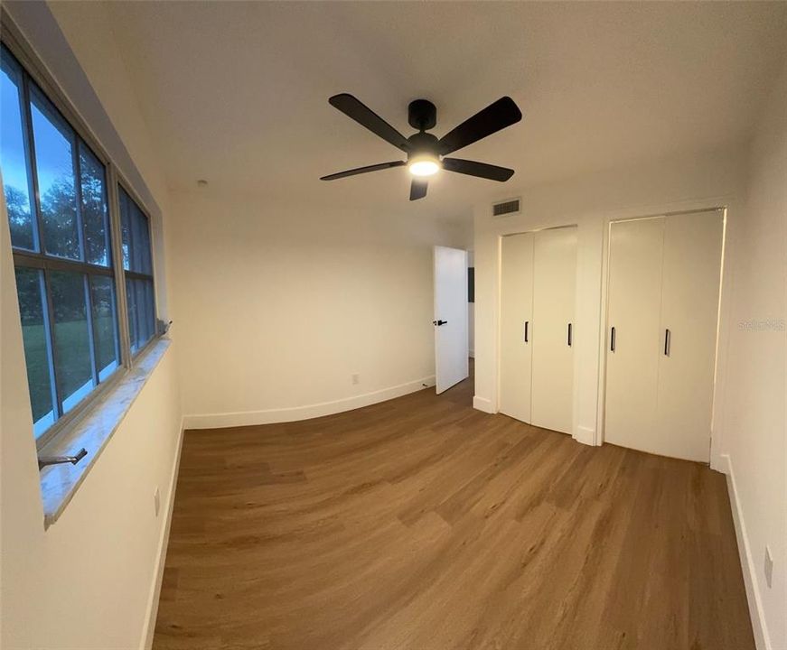 Active With Contract: $219,000 (2 beds, 2 baths, 902 Square Feet)