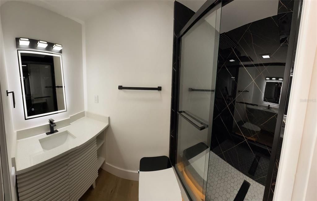 Active With Contract: $219,000 (2 beds, 2 baths, 902 Square Feet)