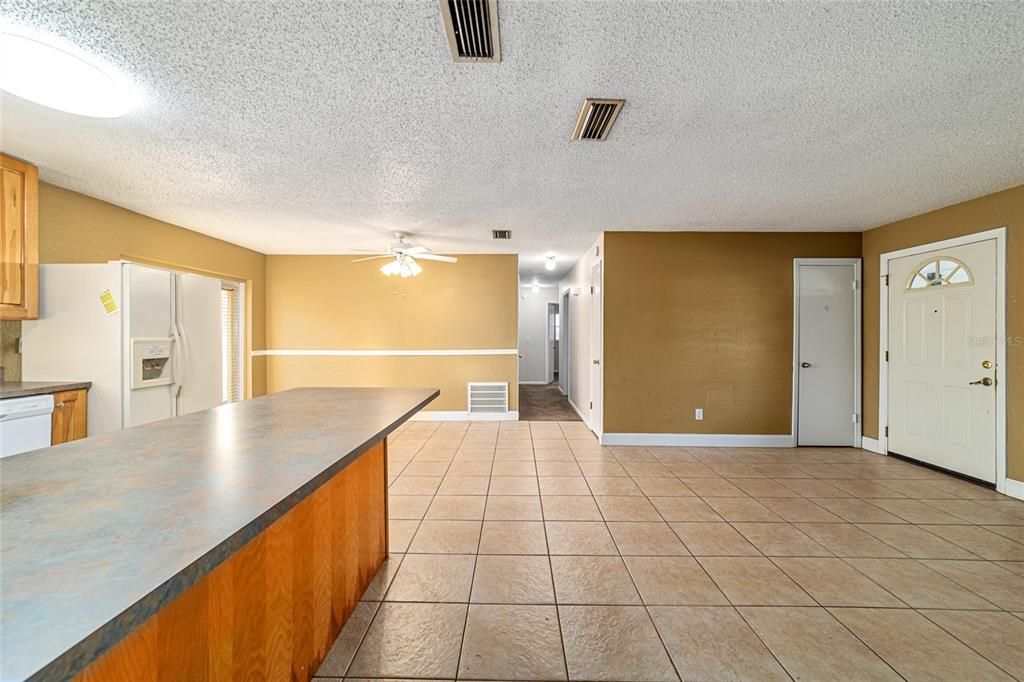 出租: $1,850 (3 贝兹, 2 浴室, 1384 平方英尺)