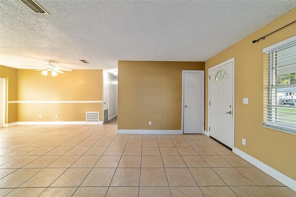 出租: $1,850 (3 贝兹, 2 浴室, 1384 平方英尺)