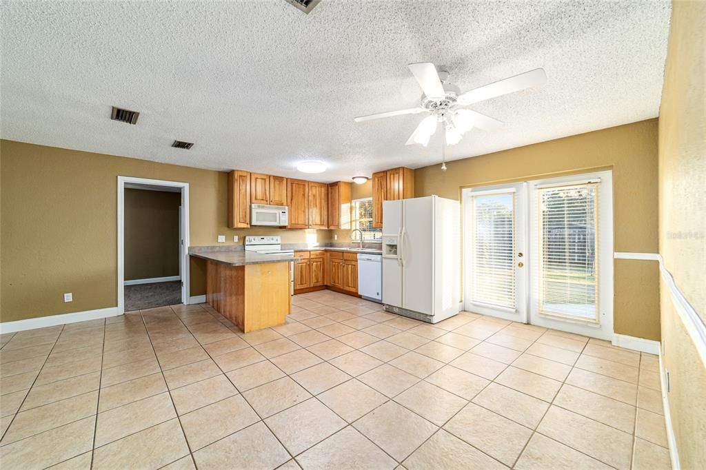 出租: $1,850 (3 贝兹, 2 浴室, 1384 平方英尺)