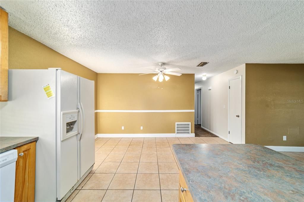 出租: $1,850 (3 贝兹, 2 浴室, 1384 平方英尺)