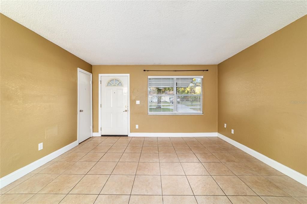 出租: $1,850 (3 贝兹, 2 浴室, 1384 平方英尺)