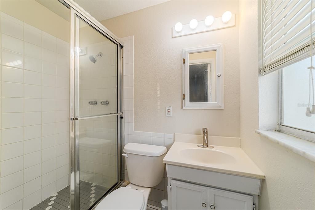 出租: $1,850 (3 贝兹, 2 浴室, 1384 平方英尺)