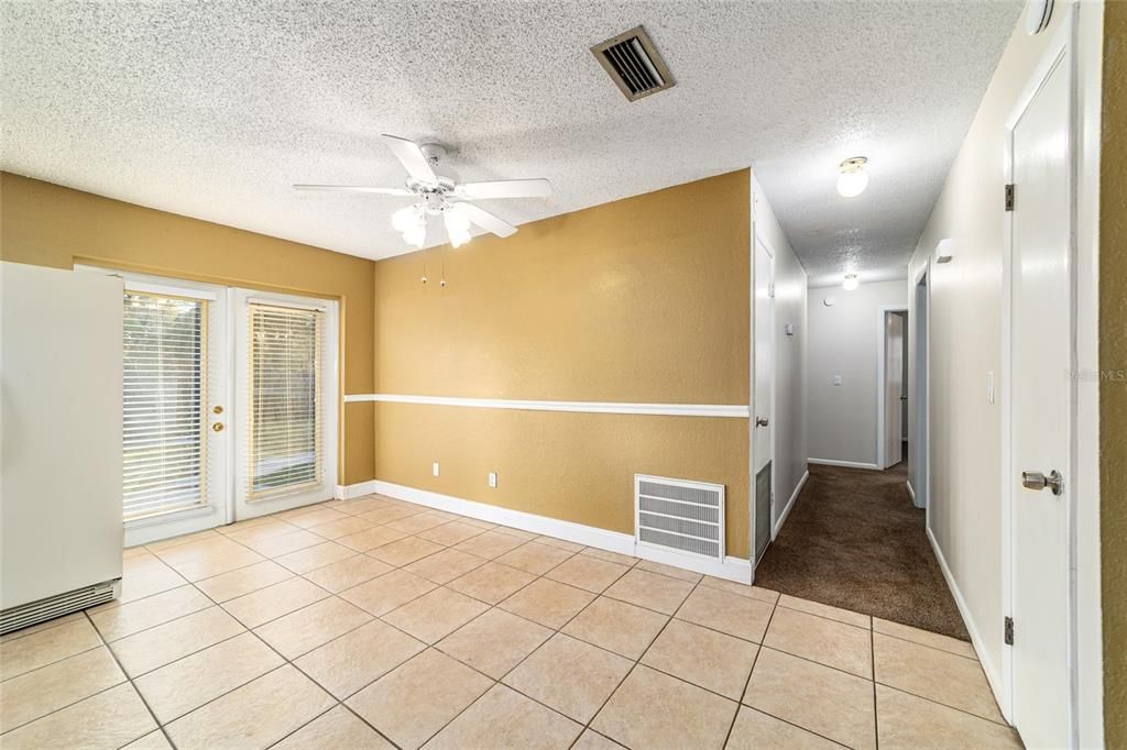 出租: $1,850 (3 贝兹, 2 浴室, 1384 平方英尺)