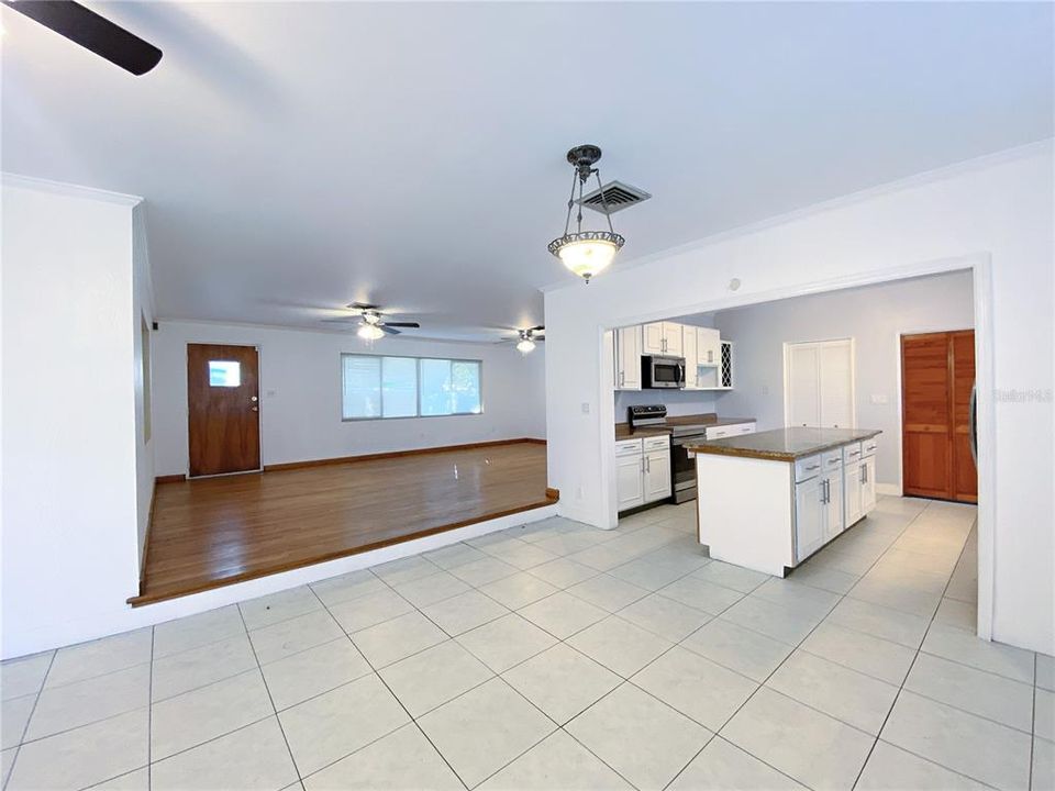 For Rent: $1,800 (3 beds, 2 baths, 2040 Square Feet)