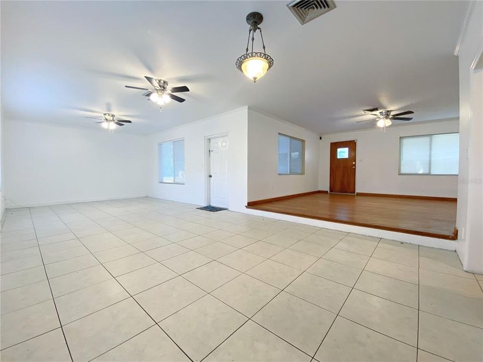 For Rent: $1,800 (3 beds, 2 baths, 2040 Square Feet)