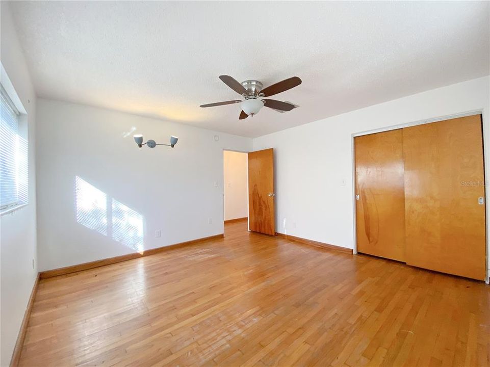 For Rent: $1,800 (3 beds, 2 baths, 2040 Square Feet)