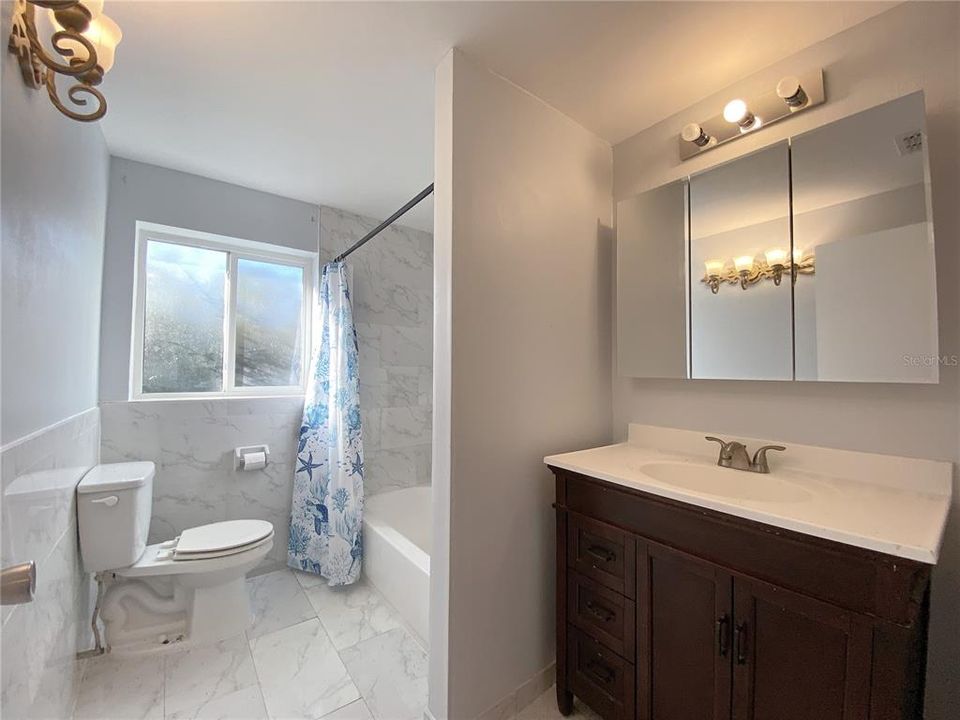 For Rent: $1,800 (3 beds, 2 baths, 2040 Square Feet)