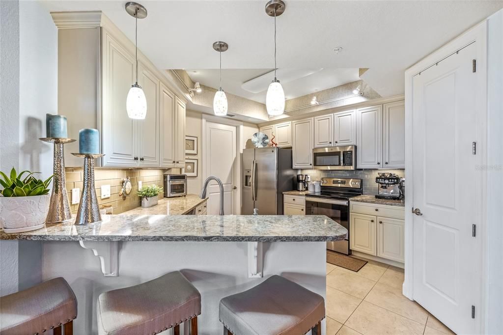 For Sale: $499,000 (2 beds, 2 baths, 1384 Square Feet)