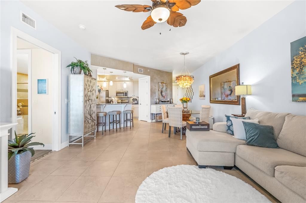 For Sale: $499,000 (2 beds, 2 baths, 1384 Square Feet)