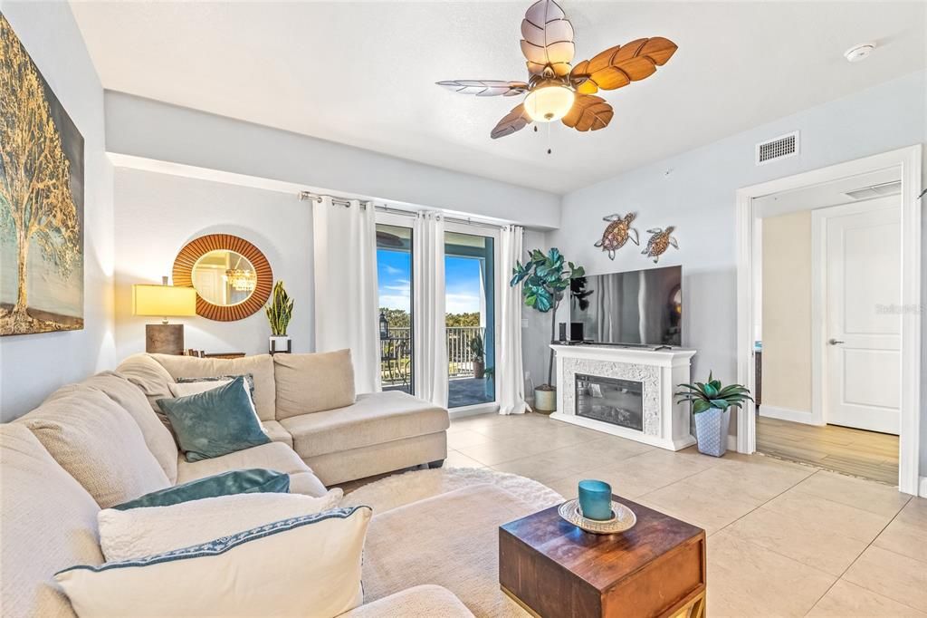 For Sale: $499,000 (2 beds, 2 baths, 1384 Square Feet)