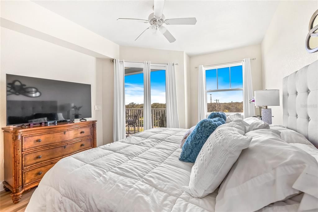 For Sale: $499,000 (2 beds, 2 baths, 1384 Square Feet)