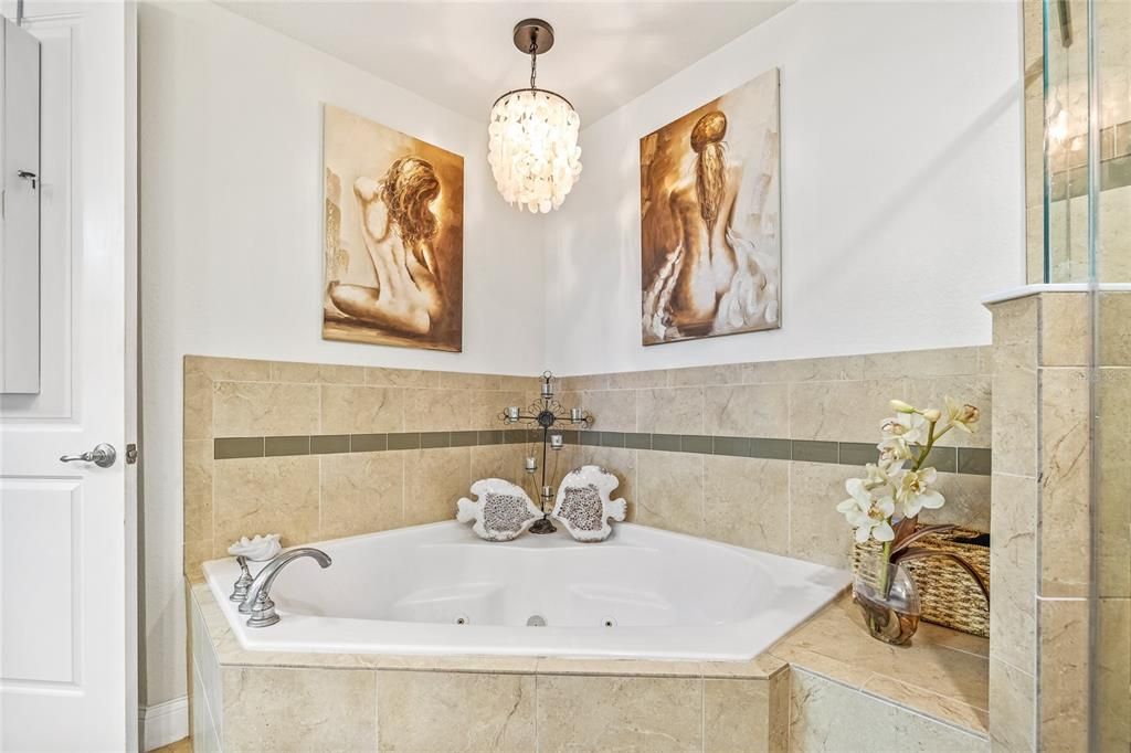 For Sale: $499,000 (2 beds, 2 baths, 1384 Square Feet)