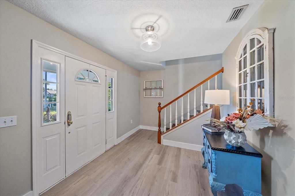 Active With Contract: $765,000 (4 beds, 2 baths, 2527 Square Feet)