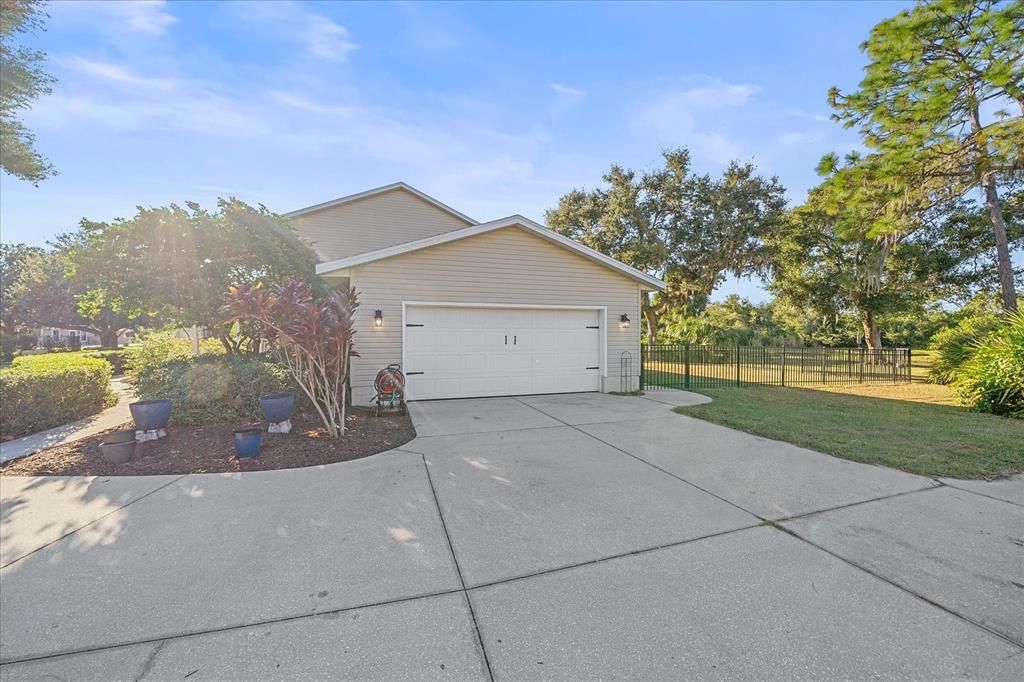 Active With Contract: $765,000 (4 beds, 2 baths, 2527 Square Feet)