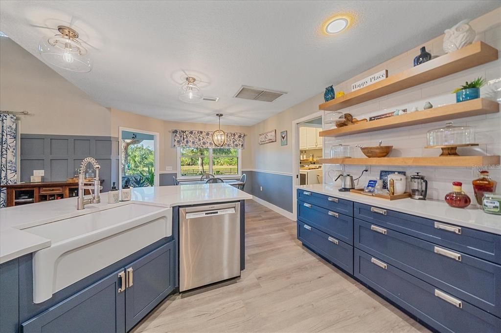 Active With Contract: $765,000 (4 beds, 2 baths, 2527 Square Feet)