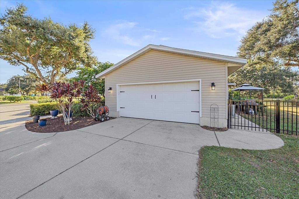 Active With Contract: $765,000 (4 beds, 2 baths, 2527 Square Feet)