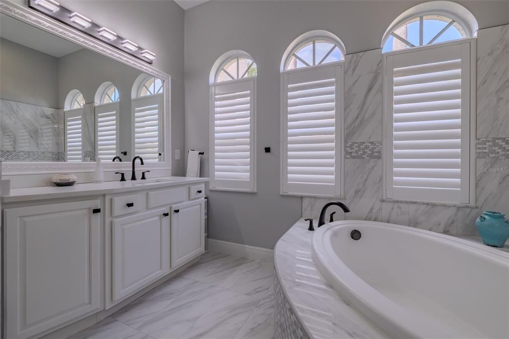 待售: $775,000 (4 贝兹, 3 浴室, 2756 平方英尺)