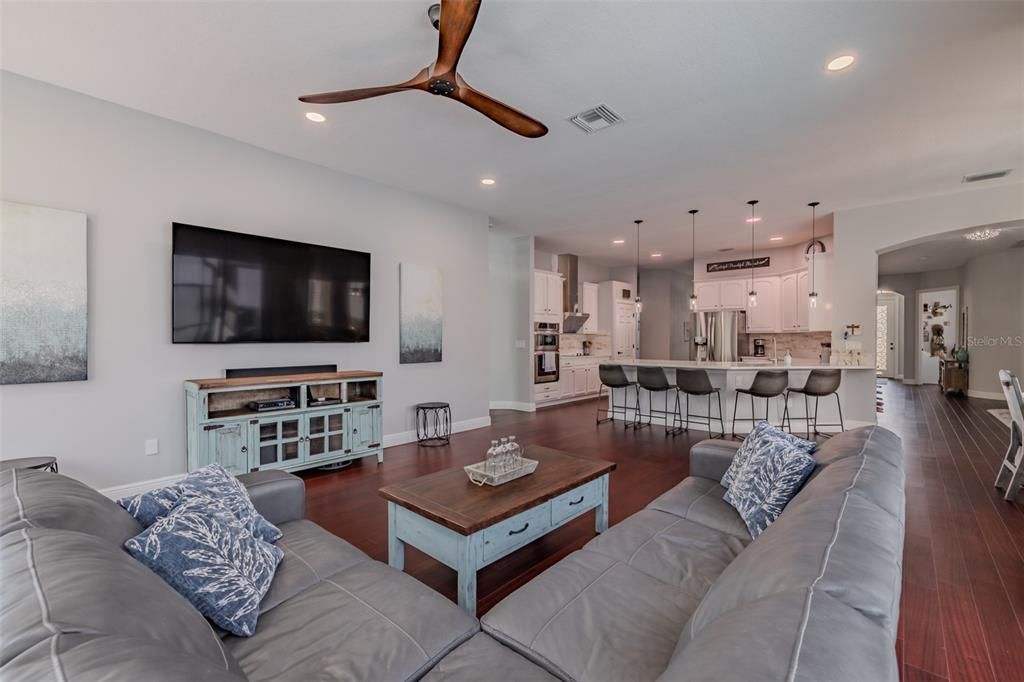 待售: $775,000 (4 贝兹, 3 浴室, 2756 平方英尺)